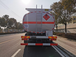 Camion-<span class=keywords><strong>citerne</strong></span> à carburant 8x4 25000L, <span class=keywords><strong>citerne</strong></span> à huile 25,72 m³, camion de transport d'essence, norme <span class=keywords><strong>ADR</strong></span>, 350 CV, EBS, TPMS, conduite à gauche, Dongfeng Jincheng - Product Image 2