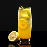 Ensemble de verres transparents élégants, parfaits pour Instagram, pour la photographie culinaire, la photographie de boissons et la décoration de cuisine moderne