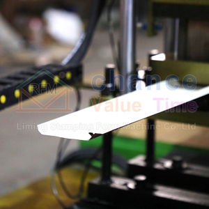 Machine de profilage à froid pour panneaux de plafond dissimulés, panneaux de façade, panneaux de soffite et panneaux de <span class=keywords><strong>bardage</strong></span> latéral - Product Image 5