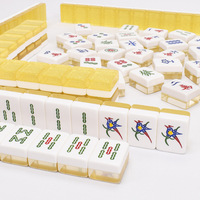 Mahjong de luxe Yusheng en acrylique, grand format, pour usage domestique, avec finition dorée, vente en gros d'usine, emballage en boîte en bois, origine Guangzhou