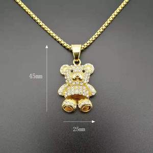 Colgante de acero inoxidable chapado en oro de 18K con diamantes de imitación, joyería con diseño de oso - Product Image 2