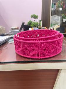 Panier de rangement en macramé en coton rose moderne, tissé, suspendu, pour la décoration de la maison et de la chambre d'enfant - Product Image 4