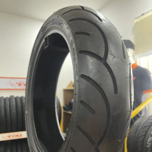 Pneu de scooter moto K232, traction améliorée sur surface humide, antidérapant et design durable - Product Image 1