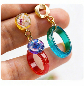 Kit de résine UV à séchage rapide pour bijoux avec moules en silicone époxy transparents, pendentifs, boucles d'oreilles, porte-clés, outils à paillettes et feuilles de métal. - Product Image 3