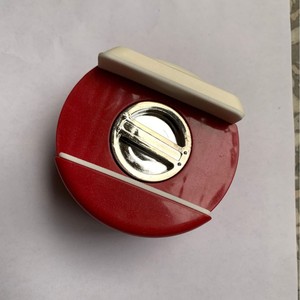 Suction Cup Power Strip Fixer Round Red And White Wall Mounted Type For Earphone Wire Electric Wire Neatening Storage - Product Image 1