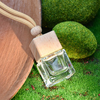 Flacon diffuseur de parfum pour voiture en verre carré de 8 ml avec bouchon en bois cubique, flacon vide à suspendre pour la décoration intérieure de la voiture