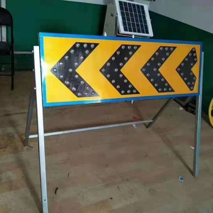 Panneau de signalisation routière réfléchissant personnalisé jaune de sécurité électronique, panneau directionnel à flèches LED clignotantes pour avertissement routier - Product Image 3