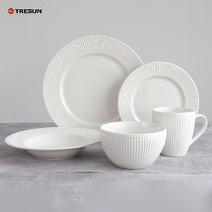 Vaisselle de cuisine aristocratique blanche haut de gamme en porcelaine gaufrée bol et assiette ensemble vaisselle en céramique de qualité supérieure - Product Image 1