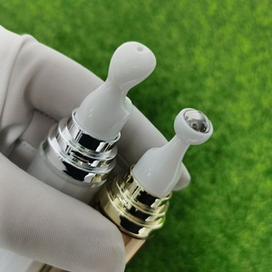 Flacon de crème contour des yeux 15ml 20ml avec bille massante, tube de baume à lèvres liquide ou brillant moulé par <span class=keywords><strong>injection</strong></span>, marque privée - Product Image 6