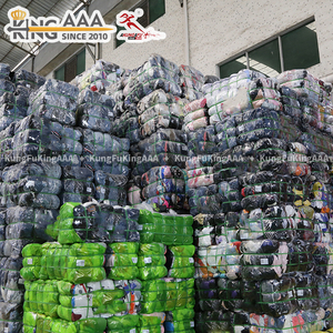 KingAAA Balle di Abbigliamento Usato All'Ingrosso, Lotti Misti di Vestiti Compressi, Stili di Tendenza, Lotto da 100kg per il Mercato del Medio Oriente - Product Image 3