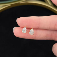 Orecchini a Perno Minimalisti in Oro Giallo 18K con Diamante Coltivato in Laboratorio, Design a Goccia a Tre Punte, Gioielli Raffinati per Donne