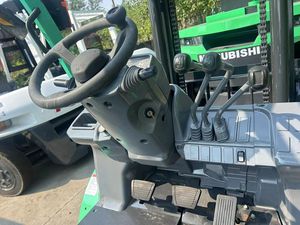 Mitsubishi 3.5tons Diesel Engine Forklift Used FD35 Japanese Triple Mast 4.5M Lifting Height Offroad Green <b>Material</b> <b>Handling</b> - Product Image 3