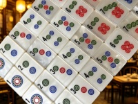 Ensemble de Mahjong américain de luxe en nacre, 160 plaques en acrylique peintes à la main, pliables et portables, design blanc