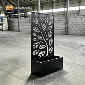 Jardinera Metálica Gnee Garden con Diseño Geométrico de Listones Recortados, Acabado Resistente a la Oxidación, Soporte Moderno para Plantas de Exterior - Product Image 2