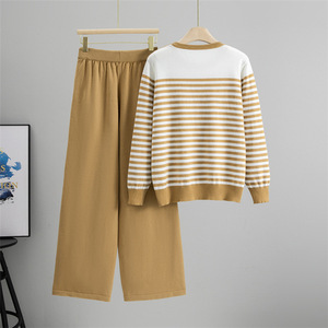 Ensemble professionnel tricoté automne-hiver pour femme – Pull rayé élégant et pantalon large – Deux pièces transfrontalières - Product Image 5