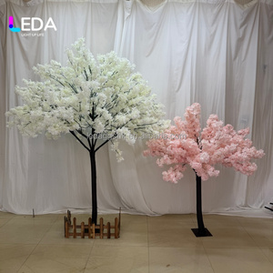 Arbre de cerisier artificiel blanc sur mesure LEDA en soie, fausse fleur de sakura pour mariage, fête, événement, toile de fond de scène - Product Image 2