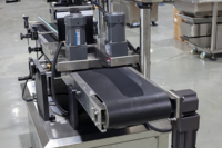 Machine d'étiquetage automatique, machine d'étiquetage latéral supérieur, fabricant de machines d'étiquetage pour boîtes en carton