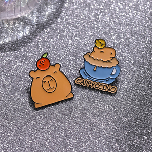 Spille Smaltate 'Bee Cappy Don't Worry Be Capy', Distintivi Cartoon di Animali, Accessori per Zaini, Gioielli Carini, Spille all'Ingrosso - Product Image 5