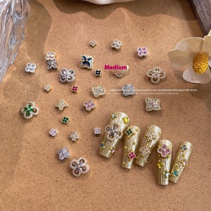 Nuevos Accesorios de Manicura de Lujo con Diamantes en Forma de Trébol de Cuatro Hojas, Pequeños Adornos Decorativos para Uñas, Piedras de Imitación al por Mayor, Estéreo, de la Suerte - Product Image 4