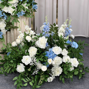 Lys blancs, hortensias, orchidées, fleurs artificielles vertes, décorations et accessoires pour la cérémonie de mariage - Product Image 2