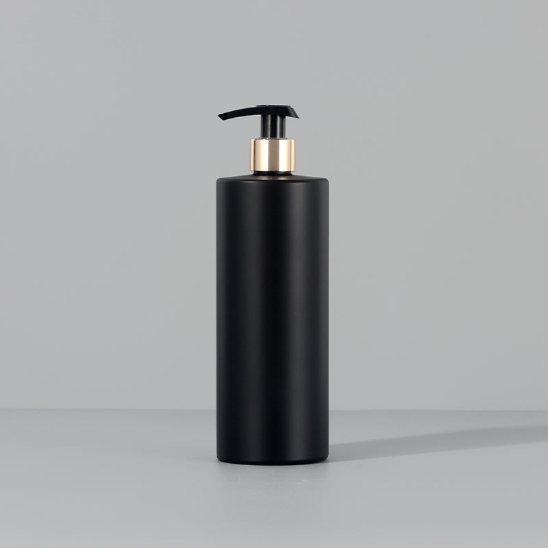 Bouteille noire mate V pompe noire