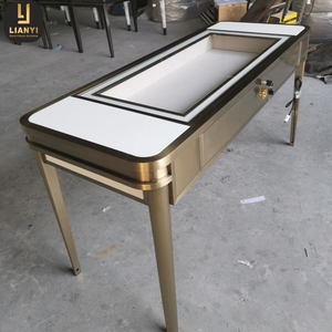 Exhibidores de Joyería de Alta Gama, Diseño Moderno para Collares y Anillos - Product Image 4