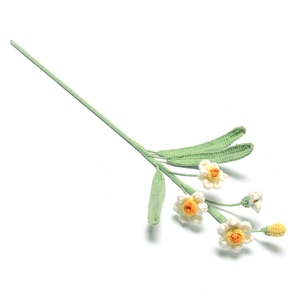 ช่อดอกไม้โครเชต์จากฝ้ายตกแต่งด้วยดอกไม้จริงทำมือ  ดอกบัวเหมือนจริง ของขวัญคริสต์มาส - Product Image 1