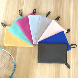 Toallas de Gimnasio Ligeras de Microfibra, Súper Absorbentes y con Logotipo Personalizado, Color Sólido, Tejido Técnico para Uso Deportivo con Bolsa de Malla - Product Image 3