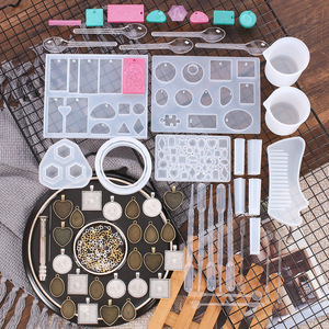 Crystal Epoxy 151pcs bracciale ciondolo stampo combinazione Set contagocce agitazione bastone corno chiodo strumento tazza in Silicone - Product Image 5