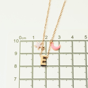 Collier délicat en acier inoxydable plaqué or 18 carats N14Y avec initiale, breloques étoile et lune en émail rose, personnalisé, tendance, céleste - Product Image 5