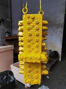 Valvola di Controllo Principale Idraulica PC30MR-1 PC35MR-1 723-18-12100 per Escavatore Komatsu, Ricambio - Product Image 1