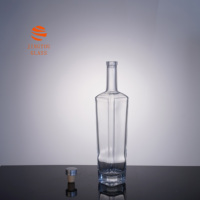 Bouteille en verre de 700 ml, bouteille à vin en verre à col haut carré, adaptée à l'emballage de la vodka, du gin et du whisky