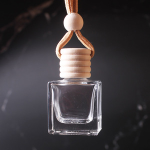 8ml için iyi kalite kare şekli araç parfüm şişesi araba hava spreyi koku dağıtıcı şişe araba havalandırma klip kokulu yağ - Product Image 6