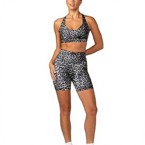 Ensemble de vêtements de sport imprimés haut de gamme pour femmes, short de cycliste taille haute et soutien-gorge de sport pour la course, le yoga et l'entraînement en salle de sport, services OEM - Product Image 1