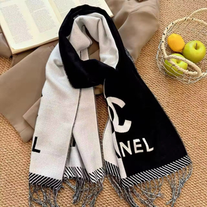 Sciarpa Invernale per Bambini in Cashmere Jacquard Double-Face - Scialle Lungo con Design a Blocchi di Colore e Lettere Multifunzione - Product Image 1