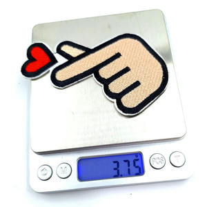 Delantal de trabajo para mujer con diseño de corazón bordado y gestos de mano, insignias de belleza, patrón de gestos con los dedos, tela vaquera, termoadhesivo - Product Image 2