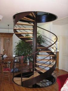 Scala a chiocciola moderna per interni in acciaio inossidabile e legno, design fai-da-te per villa - Product Image 4