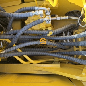 Garantie après-vente pour les projets municipaux, excavatrice hydraulique sur chenilles Komatsu PC240 d'occasion de 24 tonnes - Product Image 4