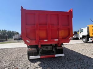 รถบรรทุกฮาวโอ 6x4 ยูโร 2 ดีเซล รถบรรทุกขนาดเล็กใหม่สำหรับงานเหมือง รถดัมพ์ 10 ล้อ บรรทุกได้ 11-20 ตัน พวงมาลัยซ้าย กล้องมองหลัง 251-350 แรงม้า 6-8 ลิตร - Product Image 6