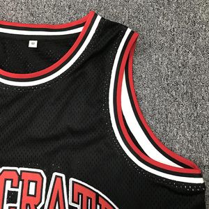 Ensembles d'uniformes de basket-ball unisexes personnalisés, imprimés professionnellement, 100% polyester respirant, séchage rapide - Product Image 4