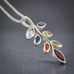 Collier pendentif feuille en alliage plaqué argent, pierres marquises multicolores en zircone cubique, chaîne à maillons, bijoux tendance pour femmes - Product Image 2