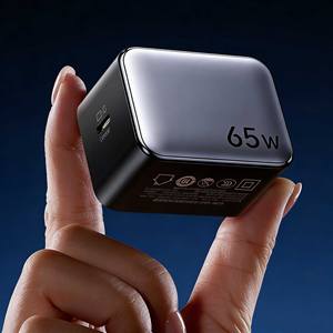 Chargeur rapide USB-C PD GaN 45W UGREEN pour iPhone 17/16 Pro Max avec prise pliable - Product Image 2