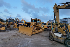 En stock : Bulldozer sur chenilles Caterpillar D7G d'occasion de haute qualité, pompe moteur d'origine, faible nombre d'heures de fonctionnement, idéal pour les travaux de terrassement et la construction routière. - Product Image 5