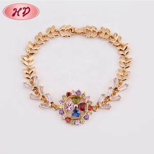 Bracelet chaîne et maillons en laiton plaqué or 18 carats avec zircon, design tendance pour femmes - Product Image 6