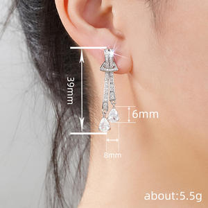 Boucles d'oreilles pendantes de luxe en argent 925 plaqué or blanc avec cristaux, bijoux de soirée pour femme, forme goutte d'eau, sertissage en canal, strass - Product Image 6