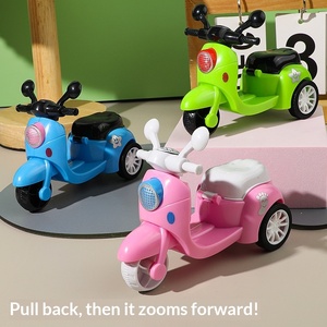 Moto jouet en plastique pour enfants, modèle dessin animé à rétrofriction, cadeau Chenghai pour unisexe 4-6 ans, vente en gros pour écoles maternelles et vendeurs de rue - Product Image 3