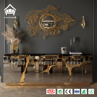 Console moderne de luxe avec miroir et accents sculpturaux dorés, meubles de rangement pour projets de villas et d'hôtels haut de gamme
