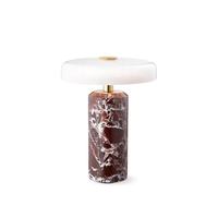 Chambre à coucher décorative de luxe et haut de gamme, au design créatif, avec un niveau d'esthétique élevé et des lampes en marbre danois haut de gamme