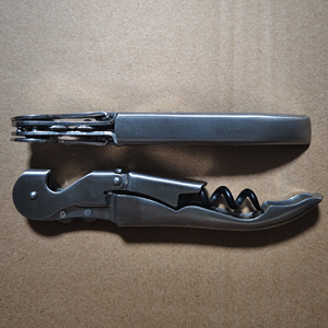 Sacacorchos de 2 Pasos de Diseño Plano Moderno de Acero Inoxidable con Logotipo Personalizado, Marca <span class=keywords><strong>HAPPYWAY</strong></span>, Alta Calidad, Duradero e Innovador - Product Image 2
