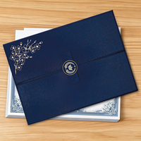 Elegante Carpeta de Diploma de Graduación de Cuero PU con Grabado Floral Dorado, Insignia Metálica con Logotipo Personalizado, Portadocumentos de Premio